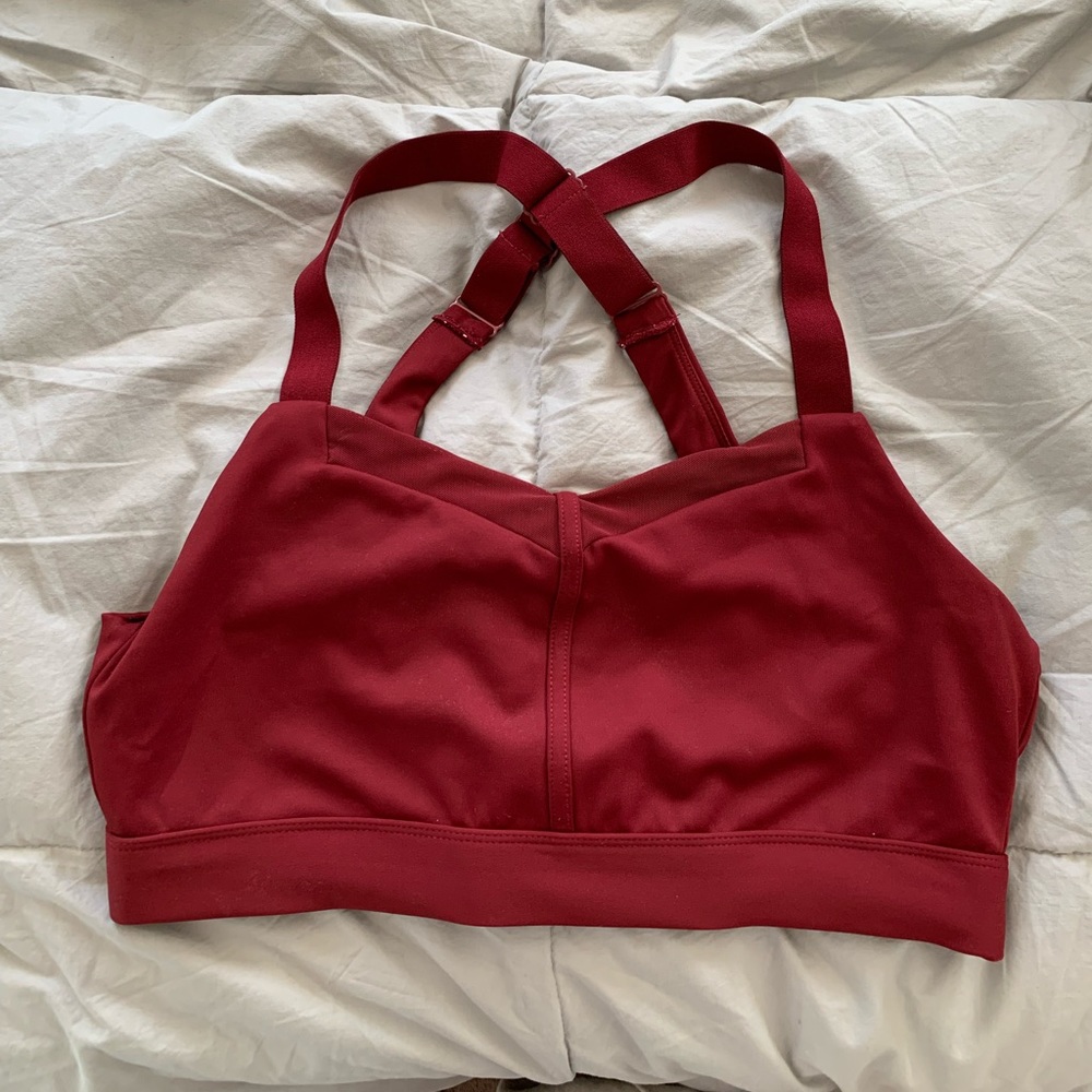 BUFFBUNNY burgundy sports bra cross straps mesh detail size XL